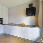 Five-bedroom In Kastel Kambelovac Сasa de vacaciones