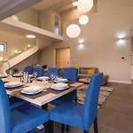 Сasa de vacaciones Five-bedroom In Kastel Kambelovac