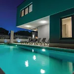 Сasa de vacaciones Five-bedroom In Kastel Kambelovac Kaštela
