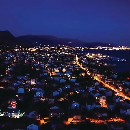 5 Bedroom Lovely In Kastel Kambelovac Holiday home Kastela