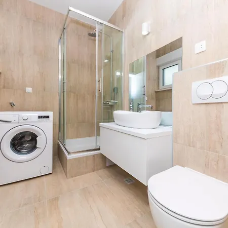 5 Bedroom Lovely In Kastel Kambelovac * Kastela