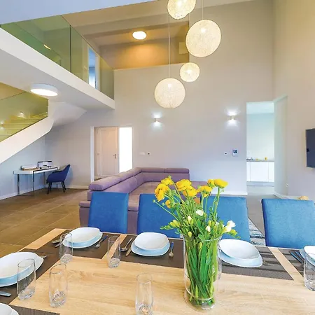 5 Bedroom Lovely In Kastel Kambelovac Holiday home
