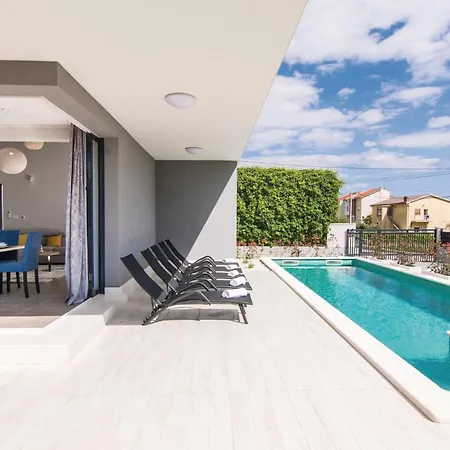 Сasa de vacaciones Five-bedroom In Kastel Kambelovac Kaštela