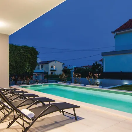 5 Bedroom Lovely In Kastel Kambelovac Kastela