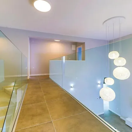 5 Bedroom Lovely In Kastel Kambelovac